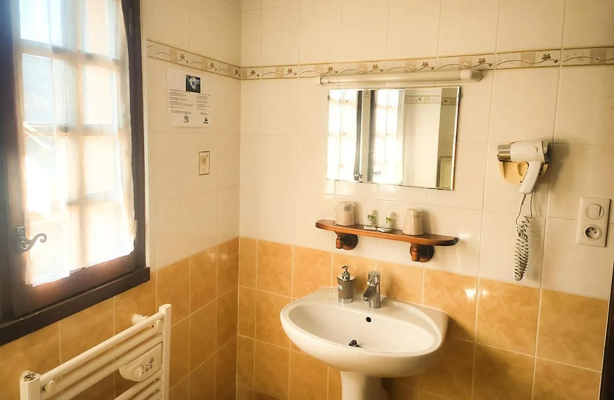 Auberge Saint Jacques Conques 2*,